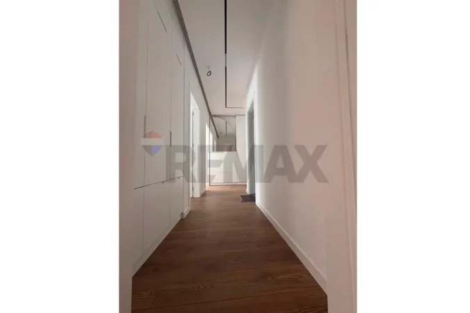 Tirane, jepet me qera apartament , 98 m² 550 € 