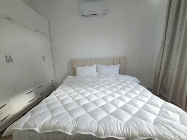 Tirane, jepet me qera shtepi 2+1 Kati 1, 100 m² 600 € (Rruga e Vilave)