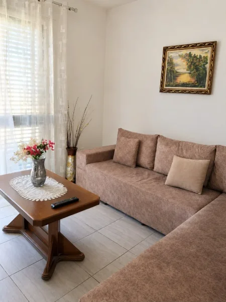 Tirane, jepet me qera apartament 2+1+Ballkon Kati 2, 110 m² 450 € (Rruga Njazi Meka)