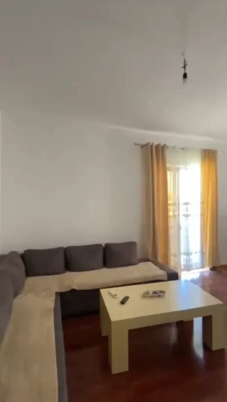 Tirane, jepet me qera apartament 2+1 Kati 2, 90 m² 500 € (Rruga 5 Maji)