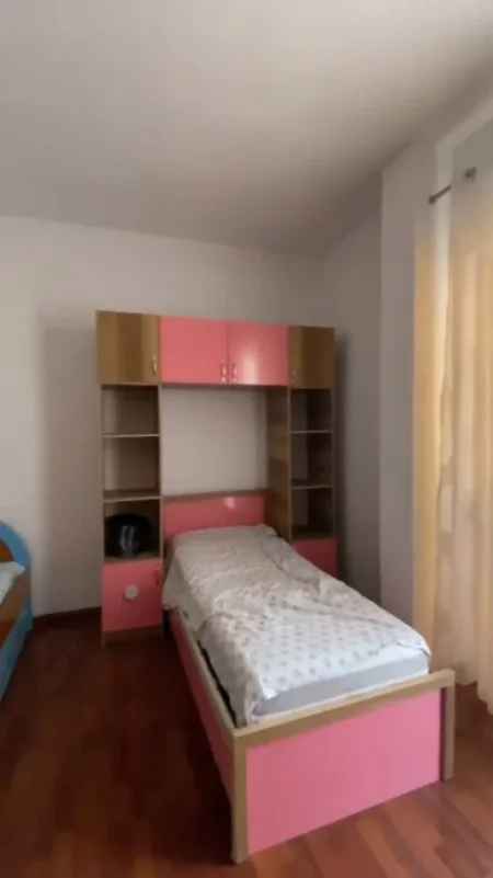 Tirane, jepet me qera apartament 2+1 Kati 2, 90 m² 500 € (Rruga 5 Maji)