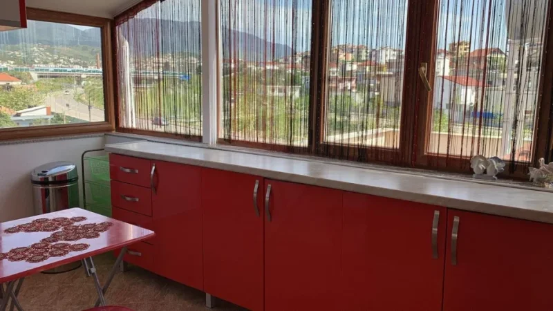 Tirane, jepet me qera apartament 2+1 Kati 3, 90 m² 380 € (Shkozë)