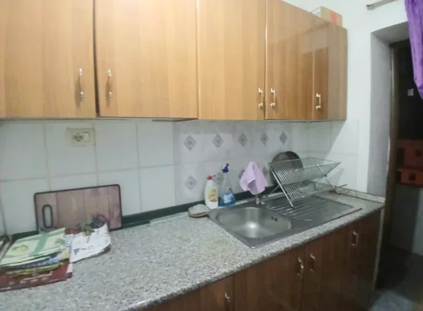 Tirane, jepet me qera apartament 1+1+Ballkon Kati 3, 60 m² 350 € (Allias)