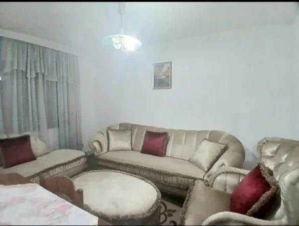 Tirane, jepet me qera apartament 1+1+Ballkon Kati 3, 60 m² 350 € (Allias)