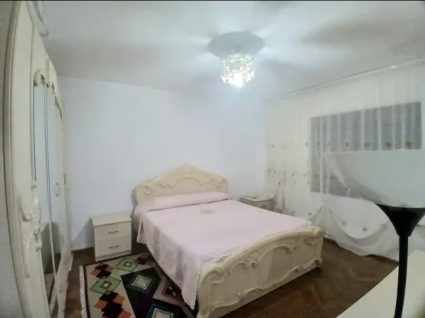 Tirane, jepet me qera apartament 1+1+Ballkon Kati 3, 60 m² 350 € (Allias)
