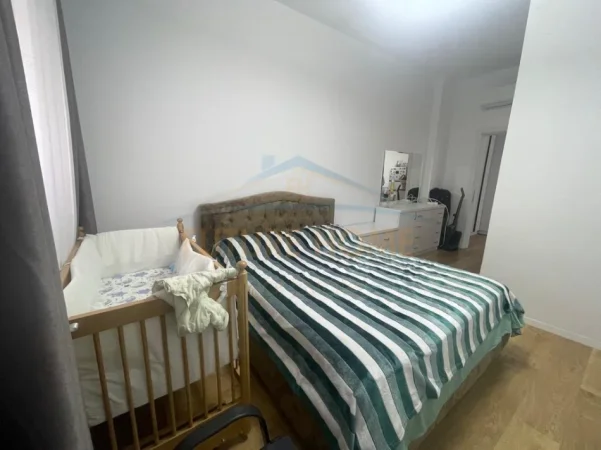 Tirane, shitet apartament 1+1 Kati 1, 80 m² 180.000 € (Shkolla e Kuqe)