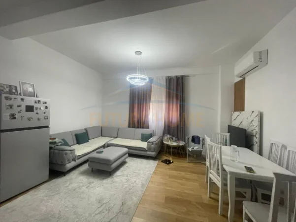 Tirane, shitet apartament 1+1 Kati 1, 80 m² 180.000 € (Shkolla e Kuqe)