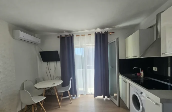 Tirane, jepet me qera apartament 1+1+Ballkon Kati 4, 38 m² 440 € (Oslo bar)