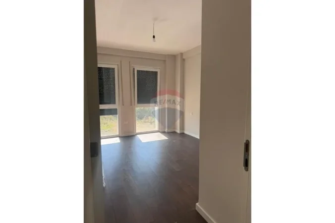 Tirane, jepet me qera apartament , 120 m² 700 € 