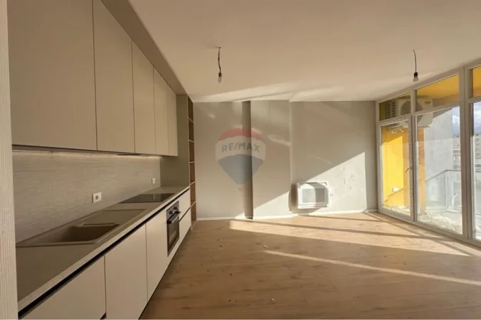Tirane, jepet me qera apartament , 120 m² 700 € 