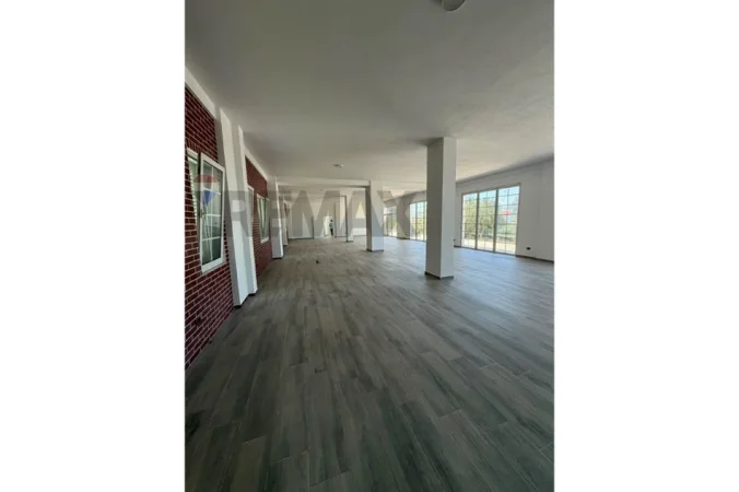 Tirane, jepet me qera , 250 m² 1.200 € 