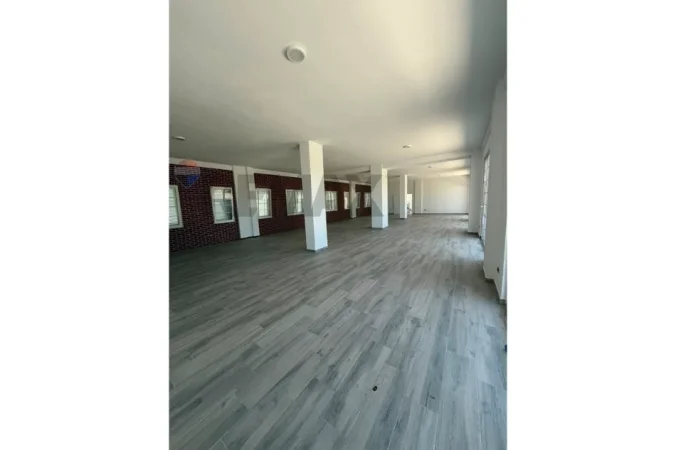 Tirane, jepet me qera , 250 m² 1.200 € 