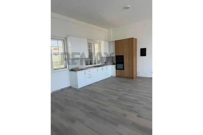 Tirane, jepet me qera apartament , 250 m² 800 € 