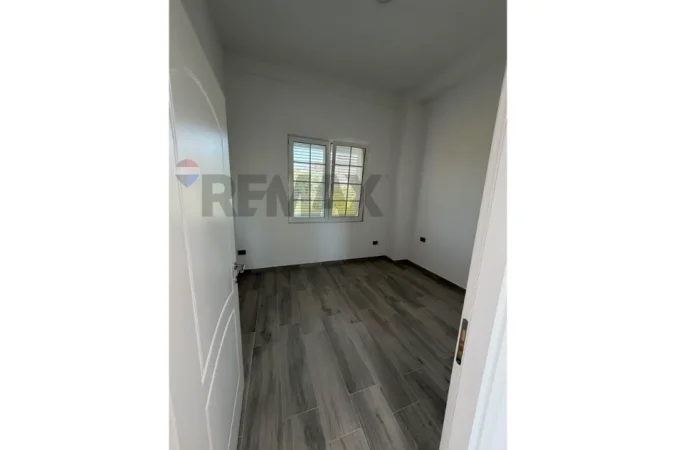 Tirane, jepet me qera apartament , 250 m² 800 € 