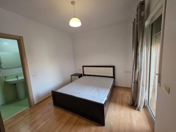 Tirane, jepet me qera apartament 2+1 Kati 3, 100 m² 600 € (Don Bosko)