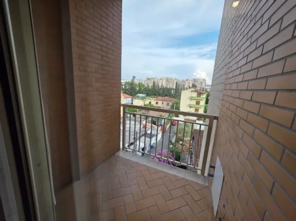 Tirane, jepet me qera apartament 2+1 Kati 3, 100 m² 600 € (Don Bosko)