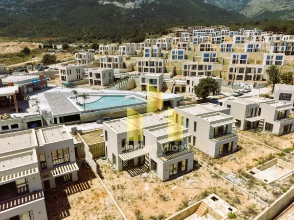 Himare, shitet Vile Vile 3 Katshe , 990 m² 1.400.000 € (Palase)