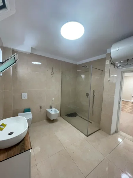 Tirane, jepet me qera nga Pronari, pa-komision zyre Kati 1, 110 m² 1.200 € (Rruga+Margarita+Tutulani.)