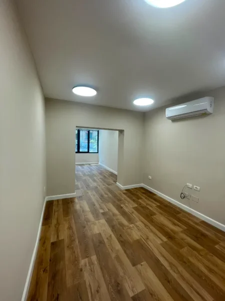 Tirane, jepet me qera nga Pronari, pa-komision zyre Kati 1, 110 m² 1.200 € (Rruga+Margarita+Tutulani.)