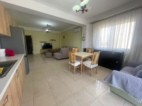 Tirane, jepet me qera apartament 2+1+Ballkon Kati 3, 120 m² 600 € (Rruga Bardhyl)