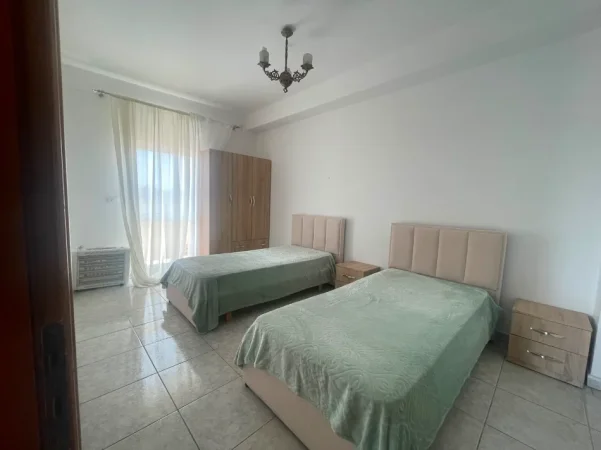 Tirane, jepet me qera apartament 2+1+Ballkon Kati 3, 120 m² 600 € (Rruga Bardhyl)