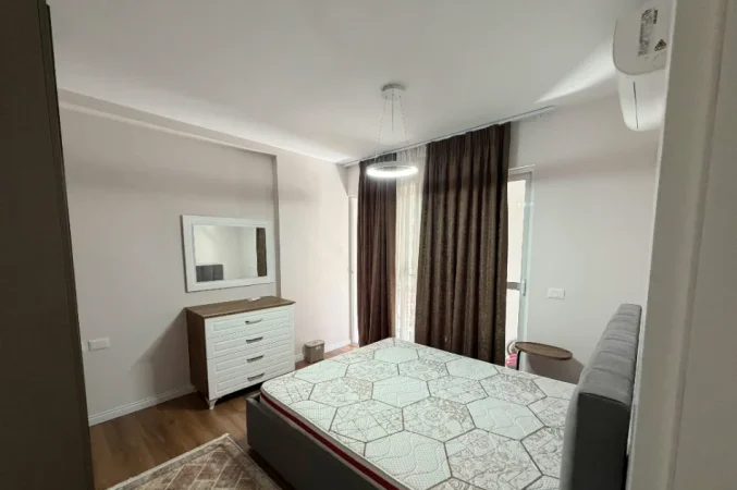 Tirane, jepet me qera apartament 2+1+Ballkon Kati 2, 80 m² 750 € (Barrikada)