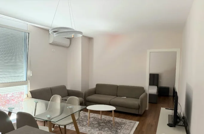 Tirane, jepet me qera apartament 2+1+Ballkon Kati 2, 80 m² 750 € (Barrikada)