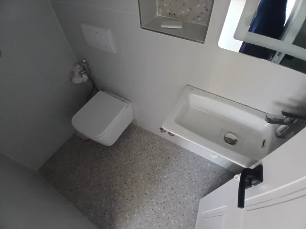 Tirane, jepet me qera ambjent biznesi Kati 2, 74 m² 1.000 € (Mine peza)