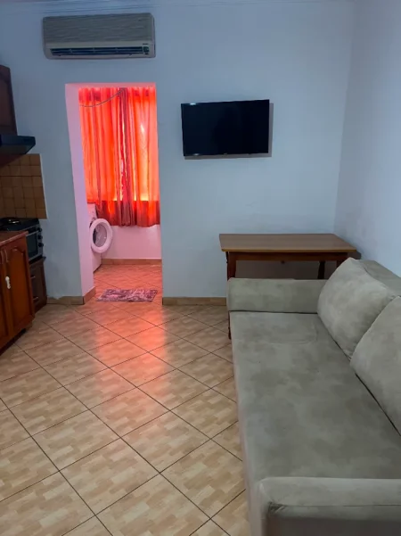 Tirane, jepet me qera Apartament 1+1, Kati 3, Mobiluar, Çmimi 40.000 Lekë të Reja, tek Varri Bamit,Tiranë.
