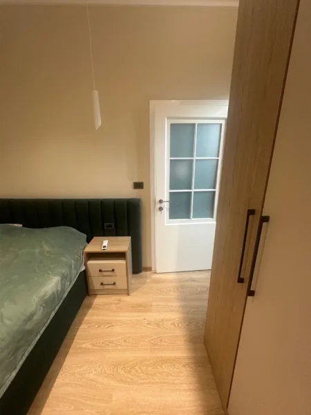 Durres, jepet me qera apartament 2+1 , 100 m² (Ish Rajoni)