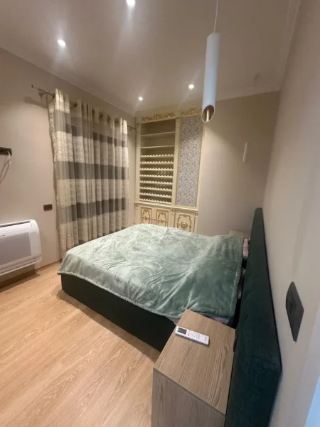 Durres, jepet me qera apartament 2+1 , 100 m² (Ish Rajoni)