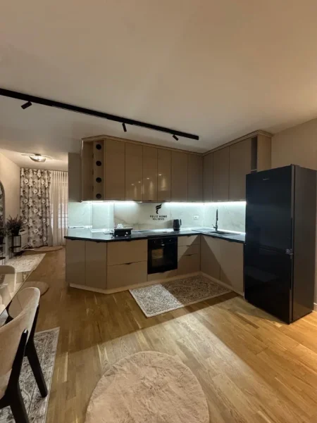 Tirane, jepet me qera apartament 1+1 Kati 2, 75 m² 850 € (KOPSHTI BOTANIK)