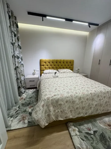 Tirane, jepet me qera apartament 1+1 Kati 2, 75 m² 850 € (KOPSHTI BOTANIK)