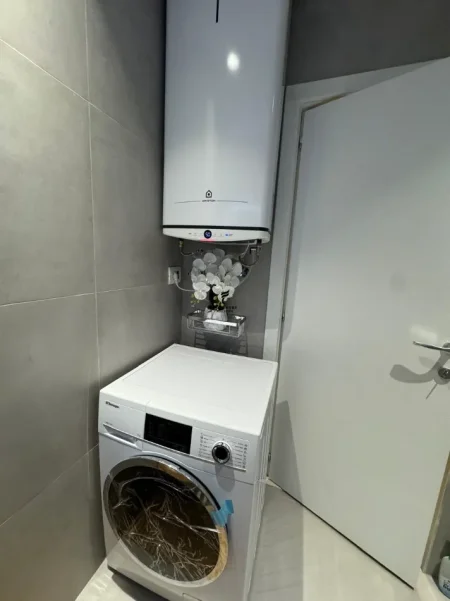 Tirane, jepet me qera apartament 1+1 Kati 2, 75 m² 850 € (KOPSHTI BOTANIK)