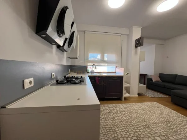 Tirane, jepet me qera apartament duplex 3+1+2. Kati 2, 108 m² 1.070 € (Liqeni Thate)