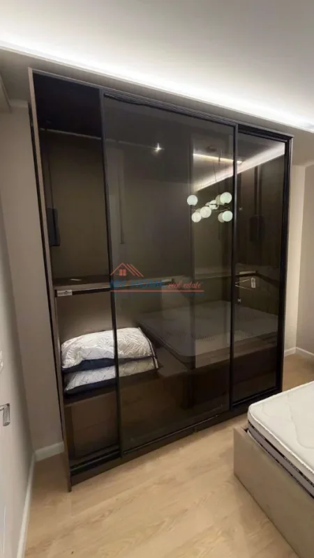 Tirane, jepet me qera apartament 1+1+Ballkon Kati 2, 45 m² 500 € (Materniteti i Ri)