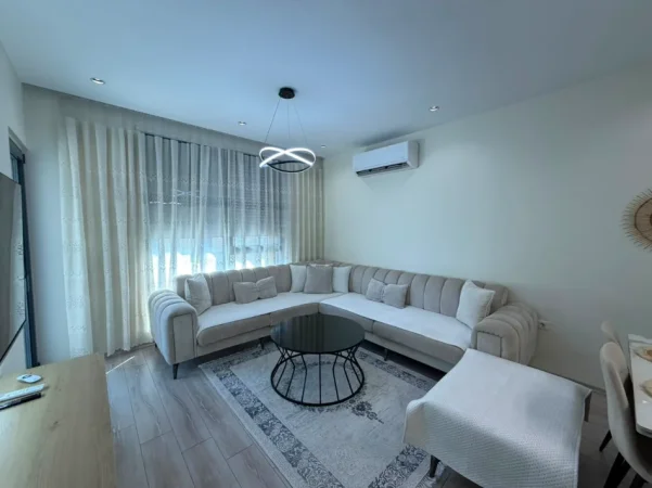 Tirane, jepet me qera apartament 1+1 Kati 6, 75 m² (rruga xhanfize keko)