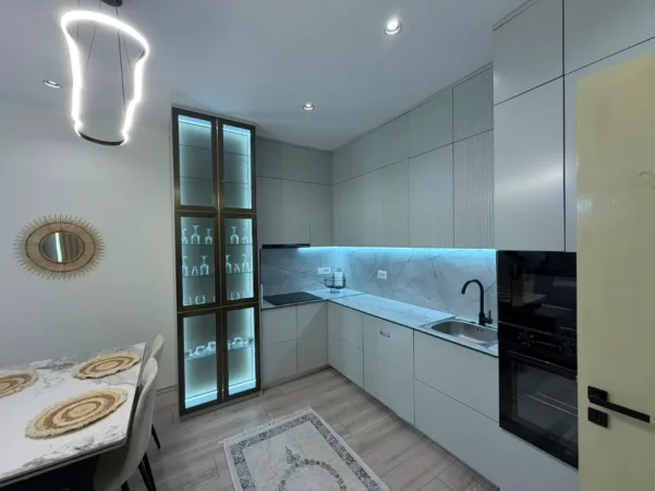 Tirane, jepet me qera apartament 1+1 Kati 6, 75 m² (rruga xhanfize keko)