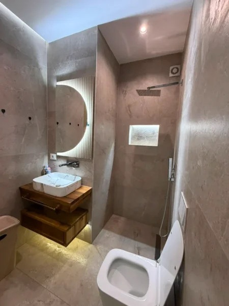 Tirane, jepet me qera apartament 1+1 Kati 6, 75 m² (rruga xhanfize keko)