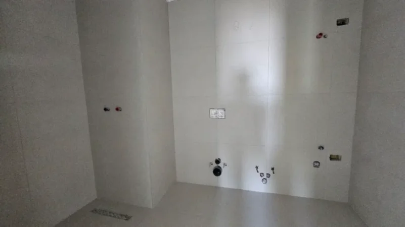 Tirane, shitet apartament 2+1+Ballkon Kati 5, 108 m² 326.400 € (SQUARE 21)