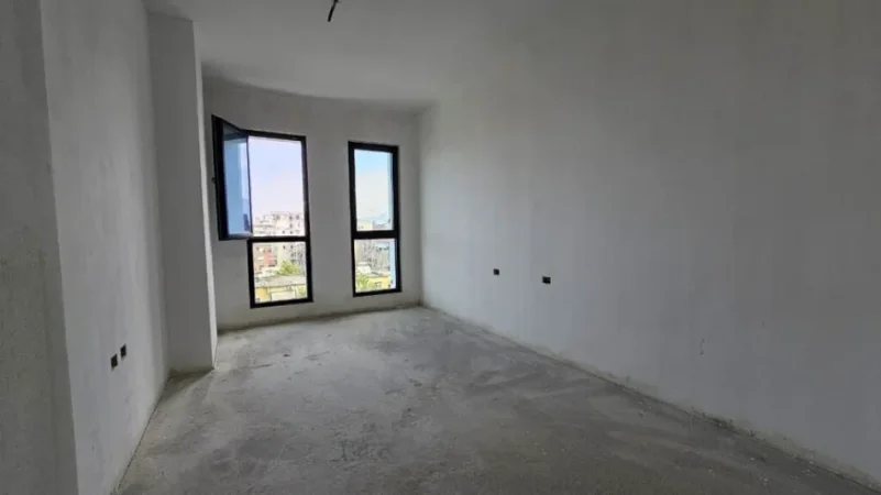 Tirane, shitet apartament 2+1+Ballkon Kati 5, 108 m² 326.400 € (SQUARE 21)