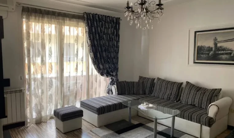 Tirane, jepet me qera apartament 2+1 Kati 3, 90 m² 600 €