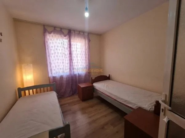 Tirane, shitet apartament 2+1 Kati 4, 57 m² 98.000 € (Rruga Vangjel Capo)