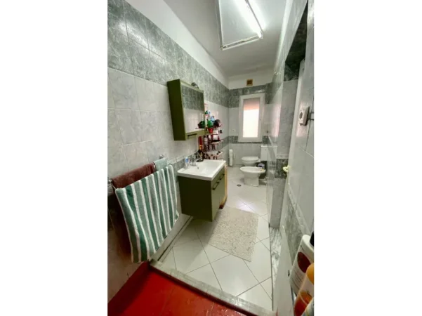 Tirane, jepet me qera apartament 2+1 Kati 6, 84 m² 600 € 
