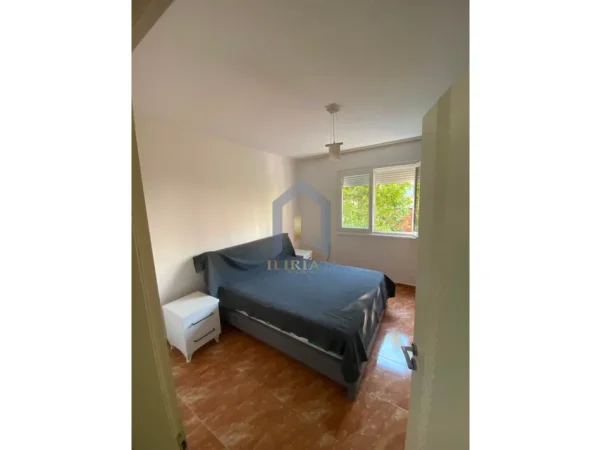 Tirane, jap me qera apartament 1+1+Ballkon Kati 3, 59 m² 400 € (Apartament 1+1 me qira ne Oxhak)