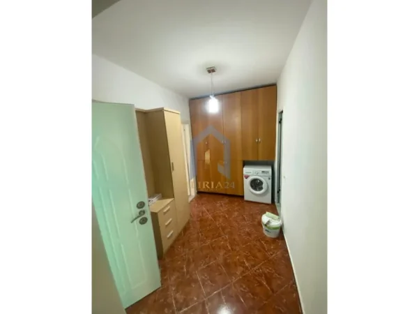 Tirane, jap me qera apartament 1+1+Ballkon Kati 3, 59 m² 400 € (Apartament 1+1 me qira ne Oxhak)