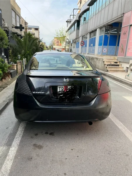 Tirane, shes makine Benzin+Gaz, e zeze automatik Kondicioner 3.000 €