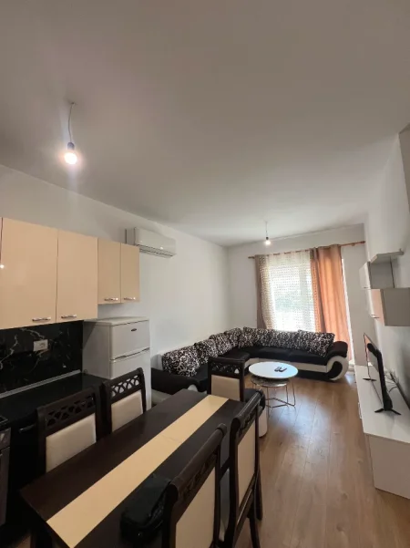 Tirane, jepet me qera apartament 2+1+Ballkon Kati 4, 95 m² 450 € (Rruga Pasho Hysa)