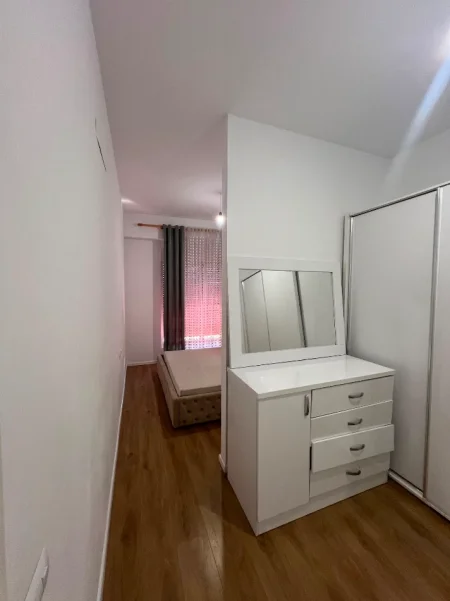 Tirane, jepet me qera apartament 2+1+Ballkon Kati 4, 95 m² 450 € (Rruga Pasho Hysa)