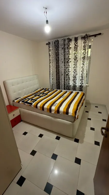 Tirane, jepet me qera apartament 2+1+Ballkon Kati 2, 85 m² 600 € (21 Dhjetori)